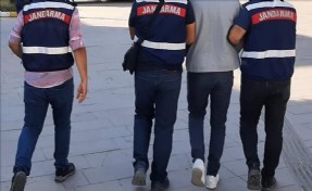 Aranan hükümlüyü jandarma yakaladı