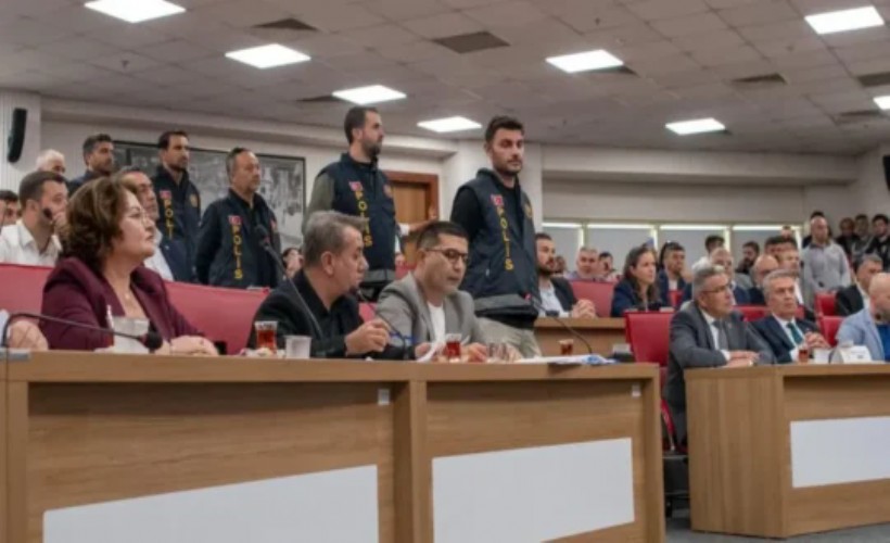 Aydın Büyükşehir Meclisi’nde çevik kuvvetli oturum gündem oldu