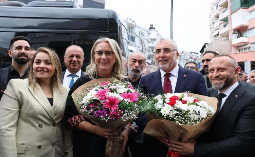 Bakan Işıkhan, İzmir'de
