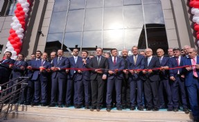 Bakan Tunç İzmir'de hem temel attı hem de adalet sarayı açtı