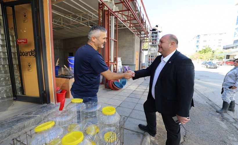 Başkan Çiçek’ten esnaf ziyareti