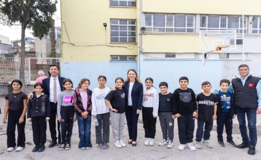 Başkan Mutlu’dan öğrencilere sürpriz ziyaret