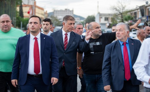 Başkan Tugay Ayakkabıcılar Sitesi esnafını ziyaret etti