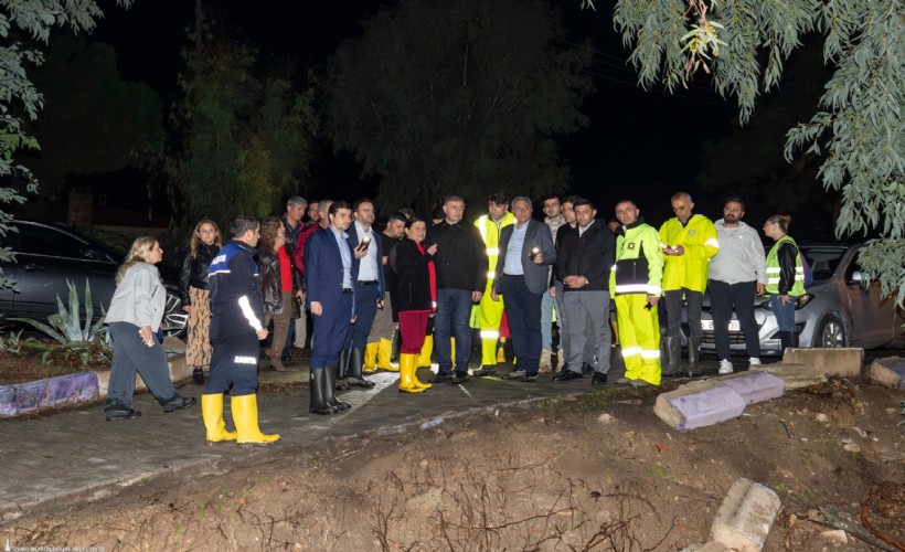 Başkan Tugay Foça’da incelemelerde bulundu