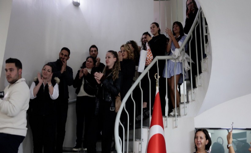 Başkan Yiğit'ten personele duygulandıran Cumhuriyet sürprizi