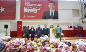Bayraklı'daki okullara spor malzemesi desteği
