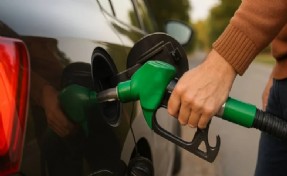 Benzine zam resmi tatile takıldı!