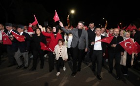 Binlerce Aliağalı Cumhuriyet Kortejinde buluştu