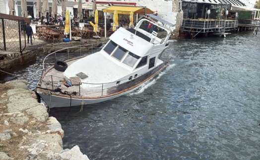 Bodrum'da kuvvetli rüzgar; tekneler karaya oturdu