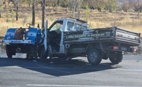 Bolvadin'de kaza: 1 ölü, 2 yaralı
