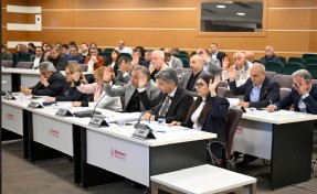 Bornova'da 7,5 milyarlık bütçe meclisten geçti!