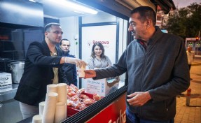Bornova’da soğuk sabahlar sıcak çorbayla ısınıyor