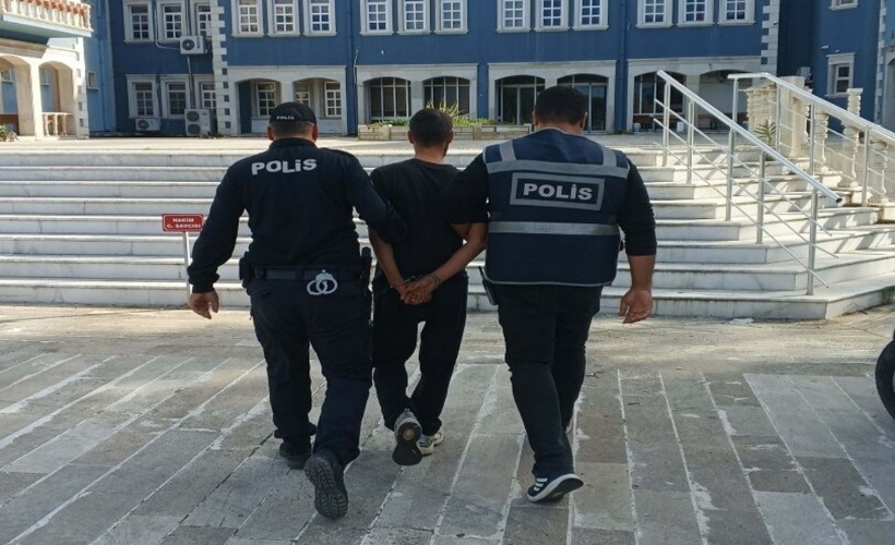 Büfe soydular, kaçamadılar: Yakalanmamak için polise silah doğrulttu!
