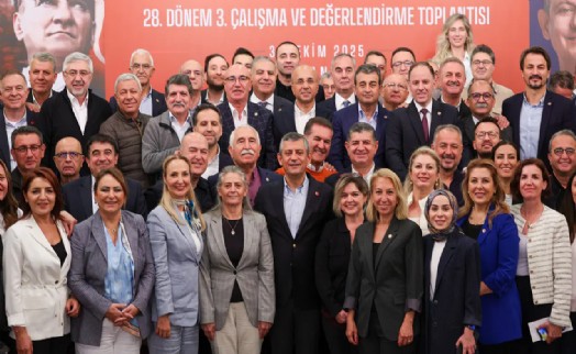 CHP merkez parti oluyor.. 20 anketin ortalaması alındı