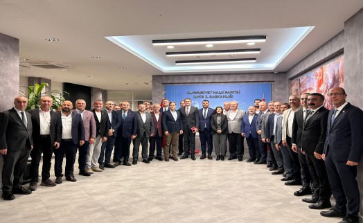CHP İzmir'de kritik zirve: Toplantıda neler konuşuldu?