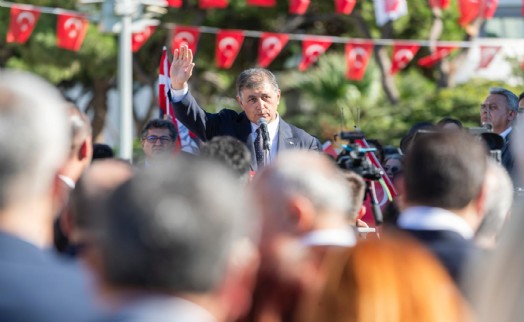 CHP İzmir’den Cumhuriyet Bayramı’nda coşkulu kutlama: Tugay’dan genel seçimler için ‘rekor oy’ çıkışı!