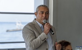 CHP Karşıyaka’da delegelerden Güçlü’ye yetki, Aslanoğlu’na destek!