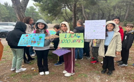 Çevreci minikler doğayı temizleyip tohum topu ekti