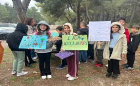 Çevreci minikler doğayı temizleyip tohum topu ekti