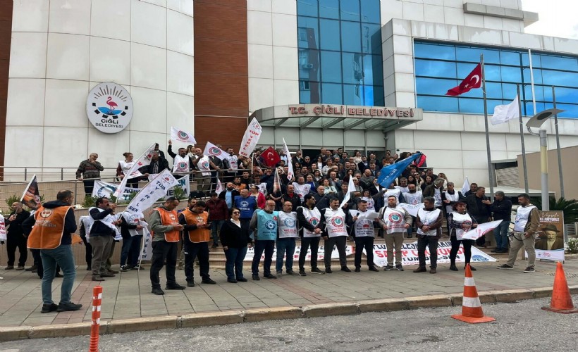 Çiğli Belediyesi memurlarından iş bırakma eylemi