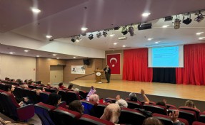 Çiğli Belediyesi’nden meme kanseri farkındalık semineri