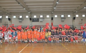 Çiğli’de Cumhuriyet coşkusu futsal sahasında zirveye taşındı