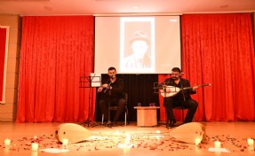 Çiğli’de duygu dolu gece: Aşık Veysel türkülerle anıldı