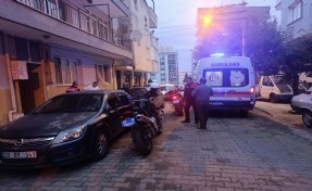 Dayı-yeğen bıçaklı kavgada birbirlerini yaraladı