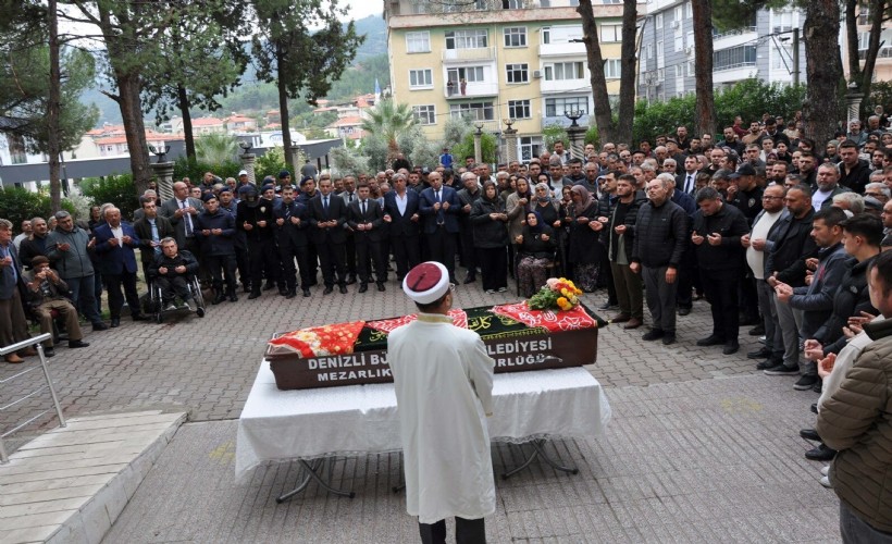 Düğün konvoyundaki kazada ölen Mehmet, son yolculuğuna uğurlandı