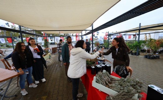 Efes Tarlası Yaşam Köyü'nde Üretici Pazarı kapılarını açtı!