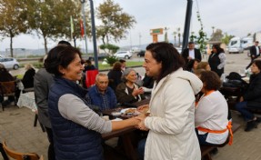 Efes Tarlası Yaşam Köyü'nde üretici pazarı açıldı!