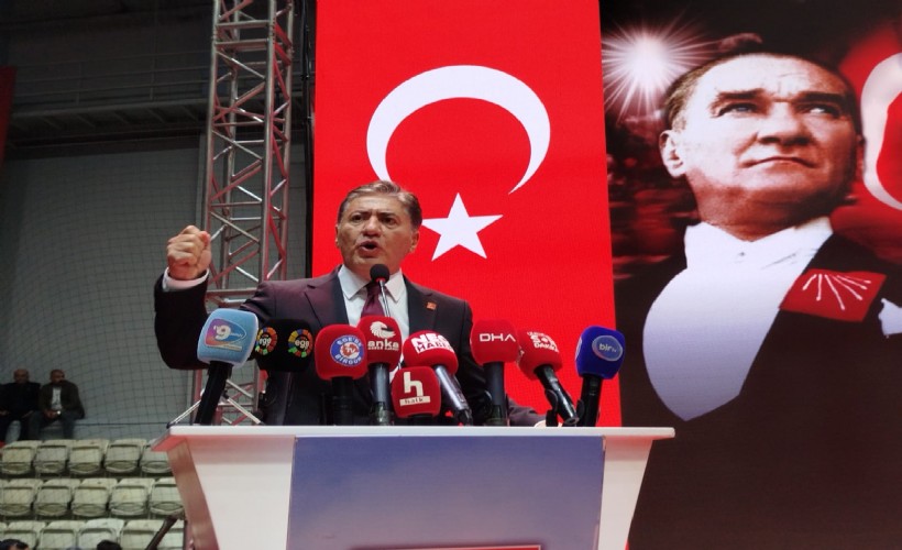 Emir’den kongrede kritik mesajlar: 'CHP'de makamlara talip olunmaz, verilir'