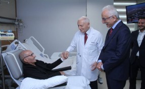 Eski CHP Genel Başkanı Hikmet Çetin taburcu edildi