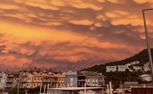 Fethiye'de Mammatus bulutları şov yaptı!