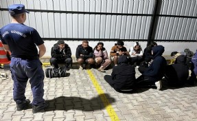 Fethiye'de karada 20 kaçak göçmen yakalandı