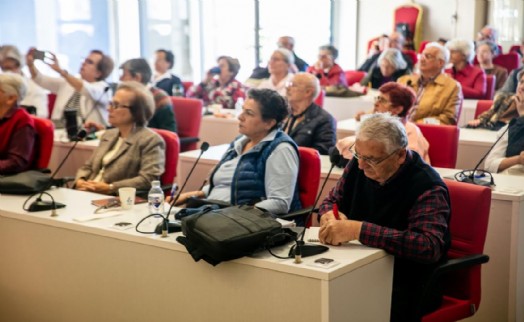 Güzelbahçe Belediyesi 3. Yaş Üniversitesi'nde yeni dönem