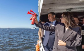 İzmir Körfezi’ndeki yat yarışlarının startını Başkan Tugay verdi