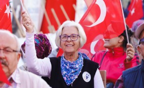 İzmir'de 'Cumhuriyet Her Yerde'