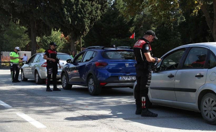 İzmir'de aranan 1020 kişi yakalandı