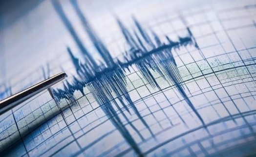 Balıkesir'de şiddetli deprem! İzmir de sallandı: Deprem anı kamerada...