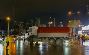İzmir'de feci kaza; Motosiklet sürücüsü olay yerinde can verdi!