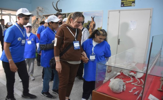 İzmir'de özel öğrencilere doğa ve bilim yolculuğu