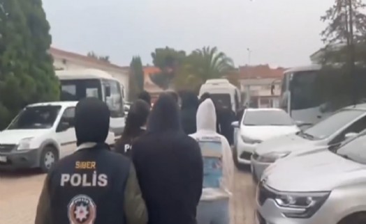 İzmir'de siber suç operasyonu! Kumar, dolandırıcılık, çocuk istismarı...