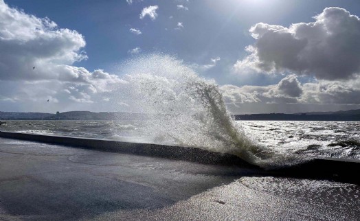 İzmir için fırtına ve kuvvetli yağış uyarısı: O saatlere dikkat!