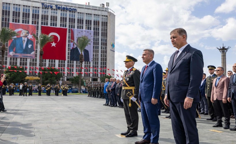 İzmir’de Cumhuriyet Bayramı kutlamaları başladı