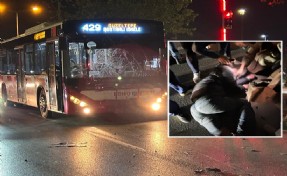 İzmir’de belediye otobüsü motokuryeye çarptı: Metrelerce sürüklendi!
