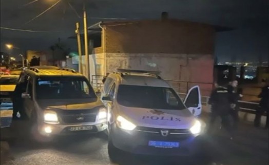 İzmir’de hırsızlıktan aranan firari uyuşturucu operasyonunda yakalandı