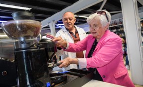 Jenerasyon farkı kapanıyor: İleri yaş baristalar iş başında