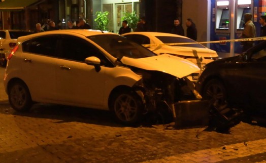 Kafa kafaya çarptıştılar: 3 yaralı