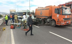 Karayolları temizlik aracına çarpan motokaravanın sürücüsü öldü, eşi yaralandı